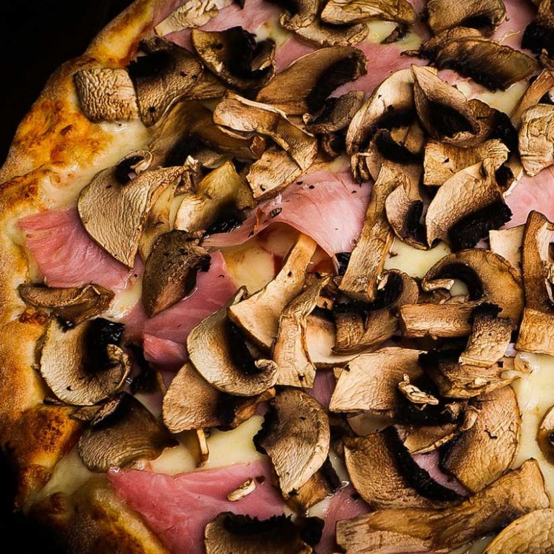 Pizza Prosciutto E Funghi