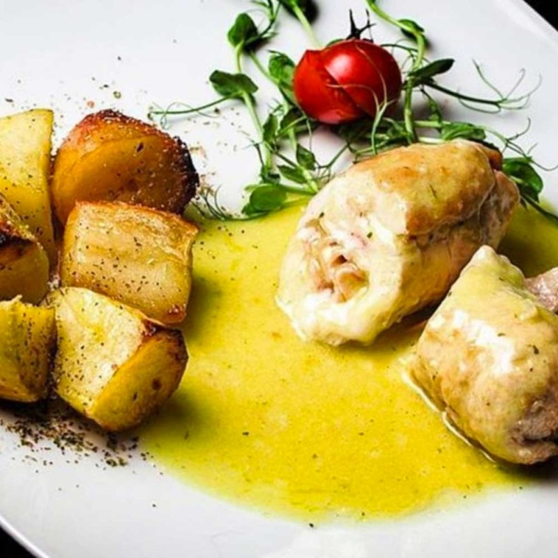 Rulou De Piept De Pui Cu Sunca Si Mozzarella